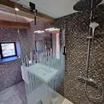 Rolland -chambres De Charme -spa Sauna & Jacuzzi - Label Qualite Tourisme Occitanie - Millau - Gorges Du Tarn Gæstehus 5*
