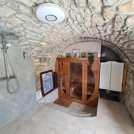 Rolland -chambres De Charme -spa Sauna & Jacuzzi - Label Qualite Tourisme Occitanie - Millau - Gorges Du Tarn 5*