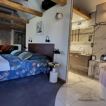 Konukevi Rolland -chambres De Charme -spa Sauna & Jacuzzi - Label Qualite Tourisme Occitanie - Millau - Gorges Du Tarn Compeyre