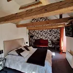 Casa de hóspedes Rolland -chambres De Charme -spa Sauna & Jacuzzi - Label Qualite Tourisme Occitanie - Millau - Gorges Du Tarn