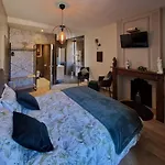 Rolland -chambres De Charme -spa Sauna & Jacuzzi - Label Qualite Tourisme Occitanie - Millau - Gorges Du Tarn 5* Compeyre
