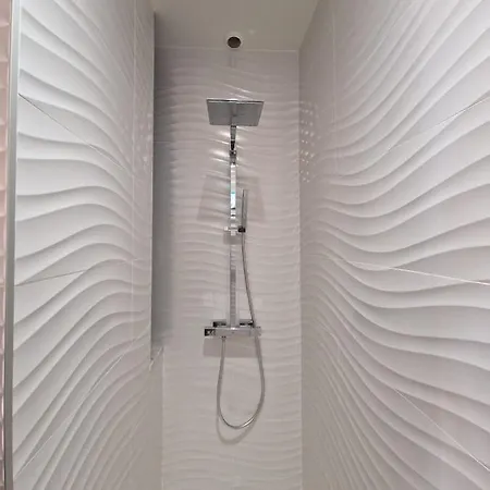 Rolland -chambres De Charme -spa Sauna & Jacuzzi - Label Qualite Tourisme Occitanie - Millau - Gorges Du Tarn Gasthof 5*