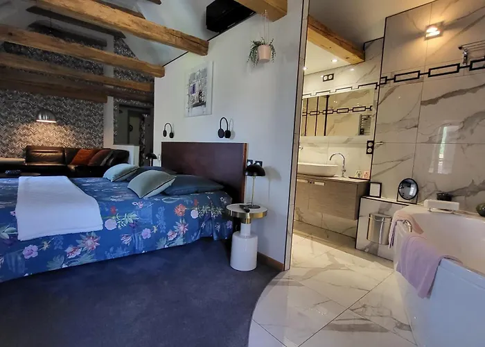 Πανσιόν Rolland -chambres De Charme -spa Sauna & Jacuzzi - Label Qualite Tourisme Occitanie - Millau - Gorges Du Tarn Compeyre