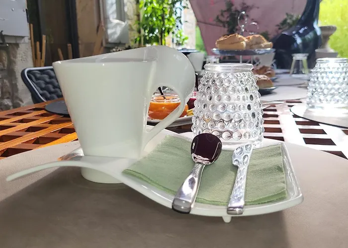 Πανσιόν Rolland -chambres De Charme -spa Sauna & Jacuzzi - Label Qualite Tourisme Occitanie - Millau - Gorges Du Tarn